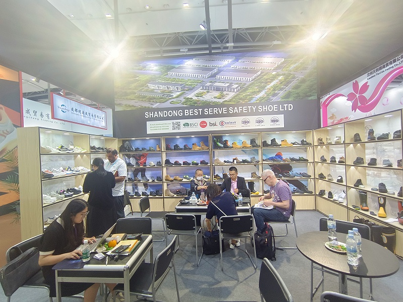 展會進行時|百華鞋業亮相第135屆中國進出口商品交易會（廣交會）三期，展會現場人氣爆棚！